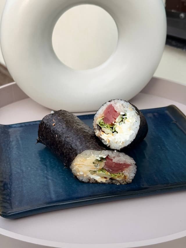 Hand roll з тунцем